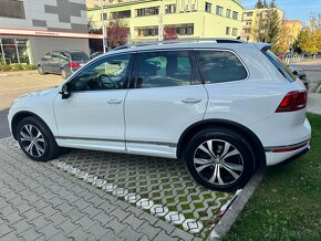 Volkswagen Touareg 3.0 TDi R-line prihlásený - 4