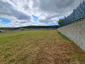 EXKUZÍVNE na predaj krásny pozemok na stavbu RD Nitra Kynek - 4