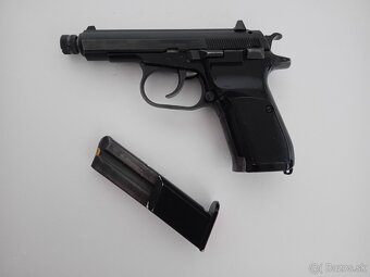 PREDAM  PIŠTOL MAKAROV - 4