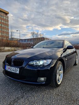 BMW e92 320i coupe manuál - 4