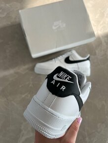 Nike air force 1 tenisky bielo čierne - 4
