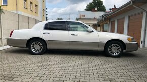 2000 Lincoln TOWNCAR SIGNATURE - 4