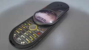 MOTOROLA AURA NOKIA 8910i - 4