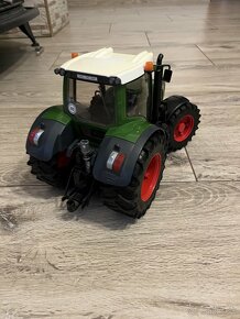 Bruder Fendt traktor + vlečka - 4