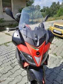 Aprilia SR 300max - 4