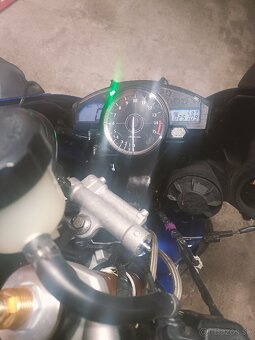 Yamaha R1 2008 - 4