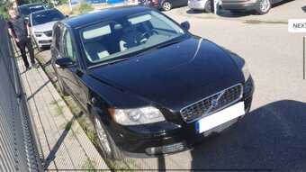 Rozpredám na náhradné diely Volvo V50 2005 - 4