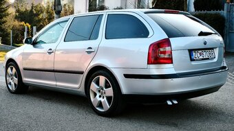 Škoda Octavia Combi 2.0 TDI DSG - 4