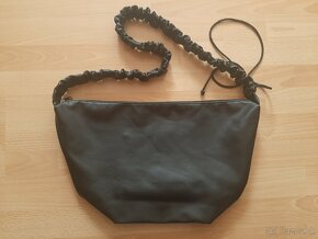Čierna kabelka Sinsay - 4