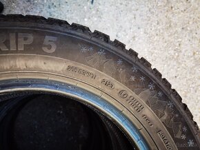 Predám 4ks 205/60R16 zimné Semperit - 4