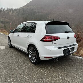 Volkswagen Golf GTD 2.0 TDi - 4