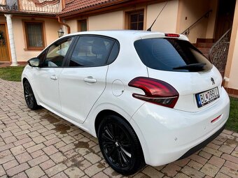 Peugeot 208 1.2i 85.990km - 4