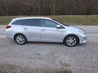 TOYOTA AURIS TOURING SPORTS 2.0D-4D - 4