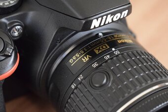 Nikon D3500 s bluetooth - rychly Af-p objektiv - 2 000 snimk - 4