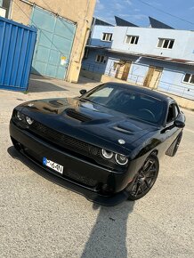 Dodge Challenger 5.7 T/A samosvor  - 4