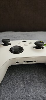 Xbox series ovladac (gamepad) - 4