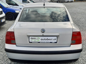 Volkswagen Passat 1.6 B5 - 4