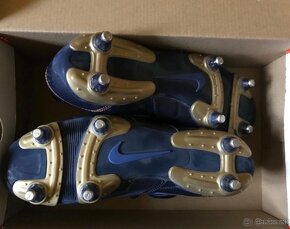 Nike Tiempo Ronaldinho R10 - 4