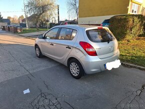 Predam hyundai i20 1.2 benzín kW 57 r.v 2012 - 4