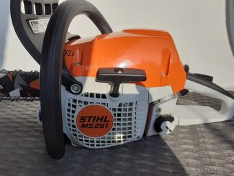 Motorová píla Stihl MS 251 - 4