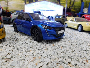 model auta Peugeot 208 GT žltá/modrá Otto mobile 1:18 - 4