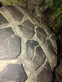 BFGoodrich Mud Terrain T/A 255/70 r16 - 4