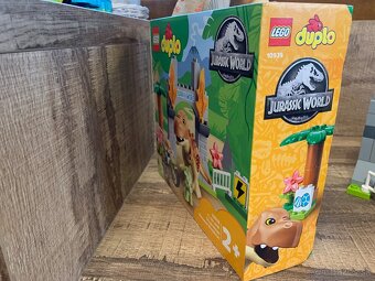 Predám Lego DUPLO 10939 Jurassic World-T-rex a Triceratops - 4