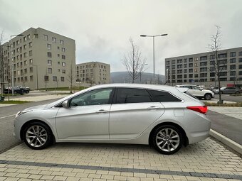 NA PREDAJ HYUINDAI i40 kombi 100 kw 2014 228000km - 4