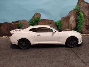 Prodám nový model 1:18 Chevrolet Camaro ZL1 2017 - 4