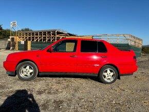 Volkswagen Vento - 4