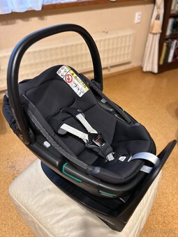 MAXI-COSI Coral 360 + základňa MAXI-COSI FamilyFix 3 - 4