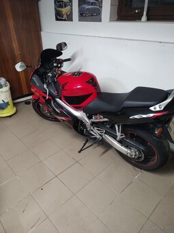 Honda CBR 600f4i - 4