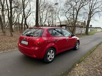 Predám Kia Ceed 1.4 benzín 77kw - 4