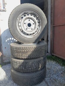 Hankook  winter rw06  215/65/R16c - 4