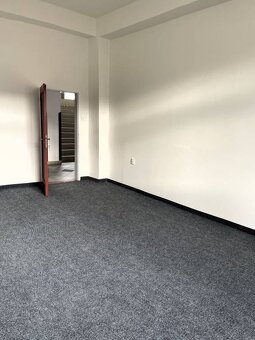 KANCELÁRIA NA PRENÁJOM-25 m2/vysoké stropy/300 € bez DPH - 4