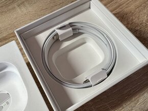 Predám ORIGINÁL Apple Airpods PRO 2 Lightning Magsafe - 4