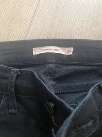 Predám čierne rifle Levi’s - 4