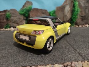 prodám model 1:18 smart roadster - 4