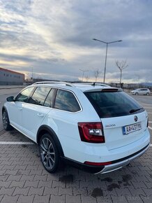 Škoda Octavia Combi 2.0 TDI Scout 4x4 - 4