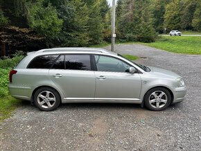 Toyota Avensis 2.2 D-CAT - 4