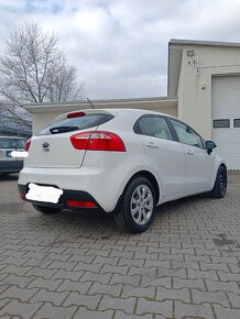 Kia Rio - 4