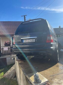 Mercedes ML400 - 4