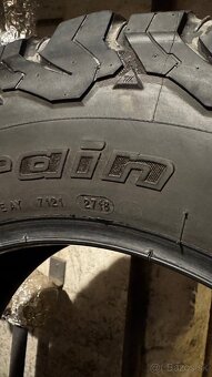 BF Goodrich 255/70r18 - 4