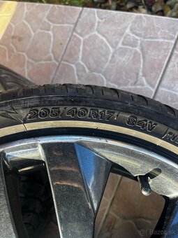 205/40 r17 - 4