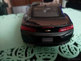 Predám Chevrolet Camaro 1:18  Maisto - 4