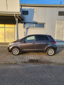 Toyota yaris 1.33 5D - 4