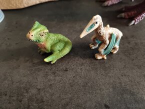 Schleich - Dinosaury v jaskyni

Zvieratá Plastové 

 - 4