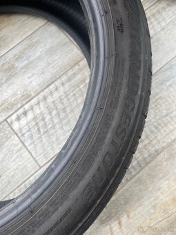 235/40 R19 Bridgestone letne pneu - 4