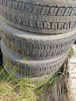 Predám pneu 315/80R22,5 - 4