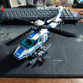 LEGO Policajný mix helikoptéra, auto a motorka - 4